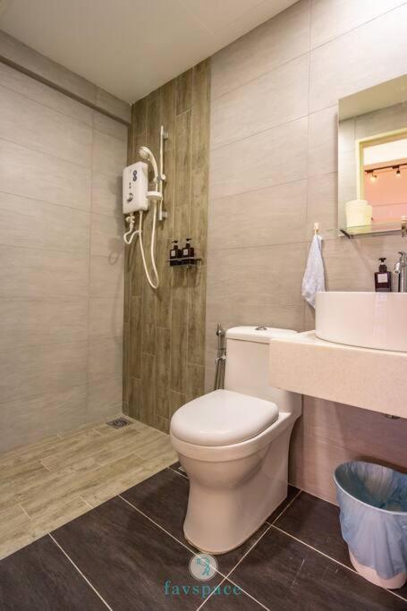 Cozy 3 Bedrooms - 2 Parkings - Jalan Ampang For 7 * Kuala Lumpur